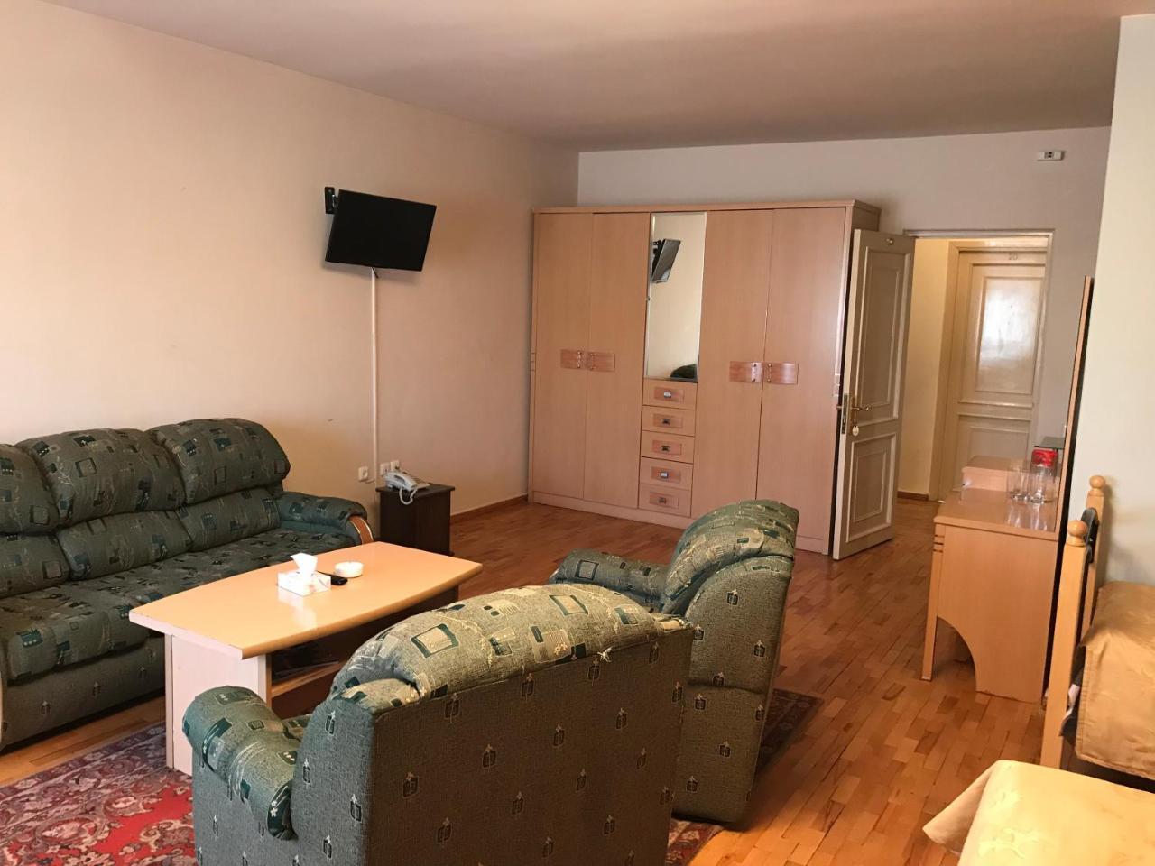 צ'אקאדזור Hotel Aliq מראה חיצוני תמונה
