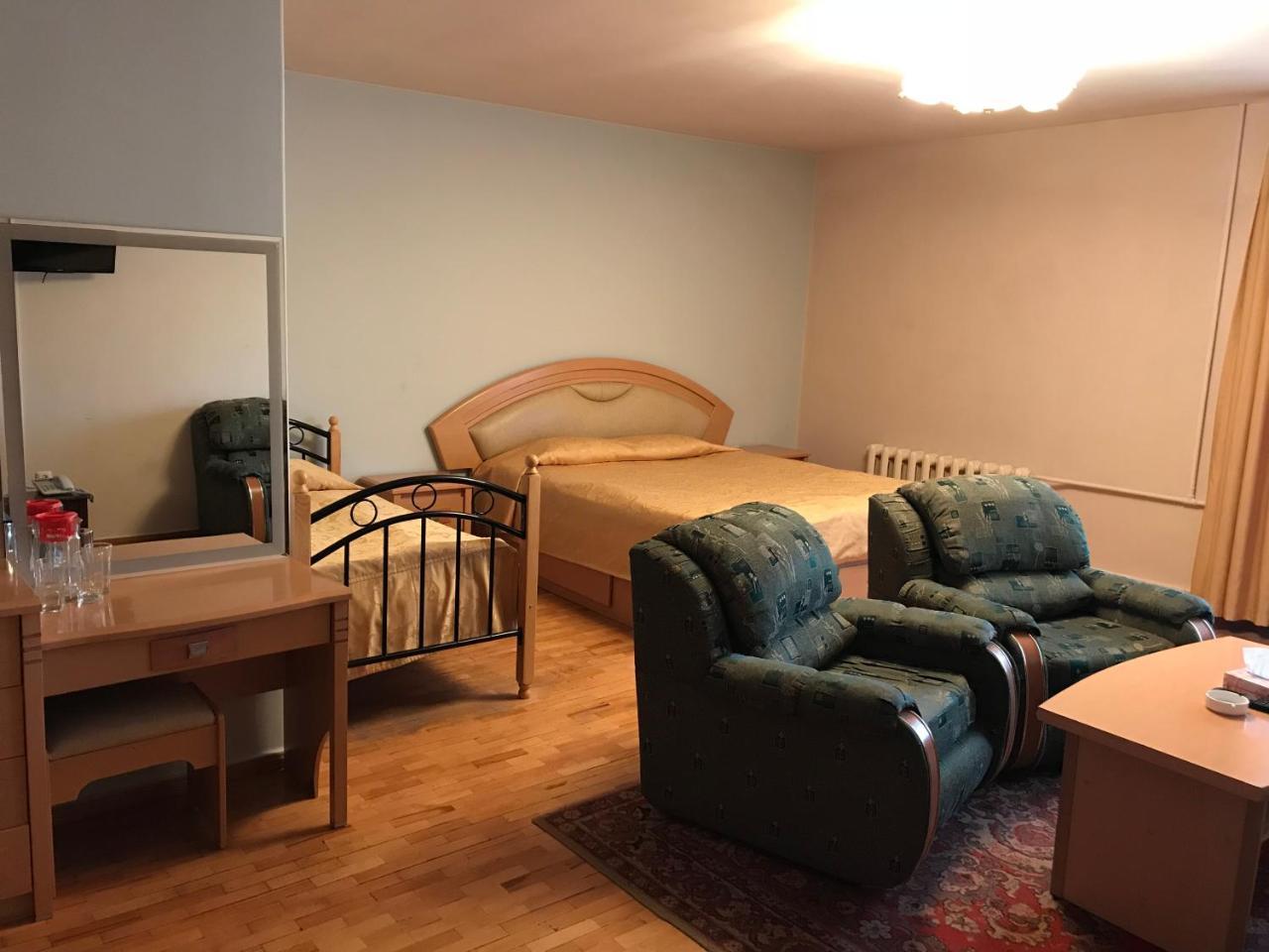 צ'אקאדזור Hotel Aliq מראה חיצוני תמונה